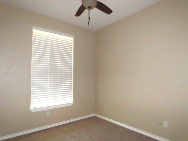 Building Photo - Coming Soon!! Lindale, Gorgeous 4 Bedroom, 2 Bath Home!