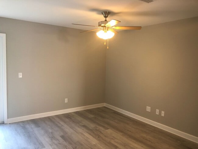 Building Photo - Beautiful Town-home with 3 bedroom, 2.5 bath located on Callaway Chase Lane.Close to TAFB