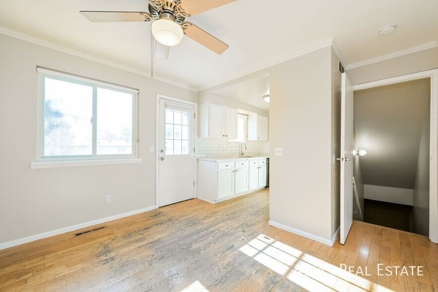 Building Photo - 17124 E Kent Dr