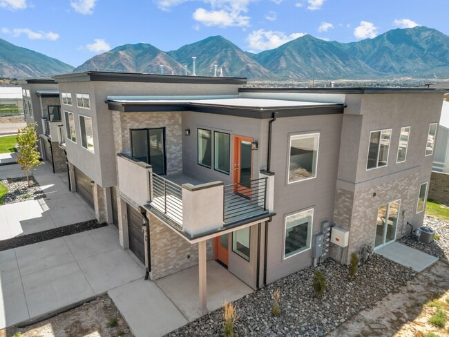 Building Photo - 489 W 1760 N