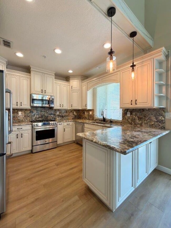 Building Photo - Coveted Napa Yacht Club 3 Bedrooms, 2 1/2 Bathrooms, w/ 1st Level Primary Bedroom/Bath