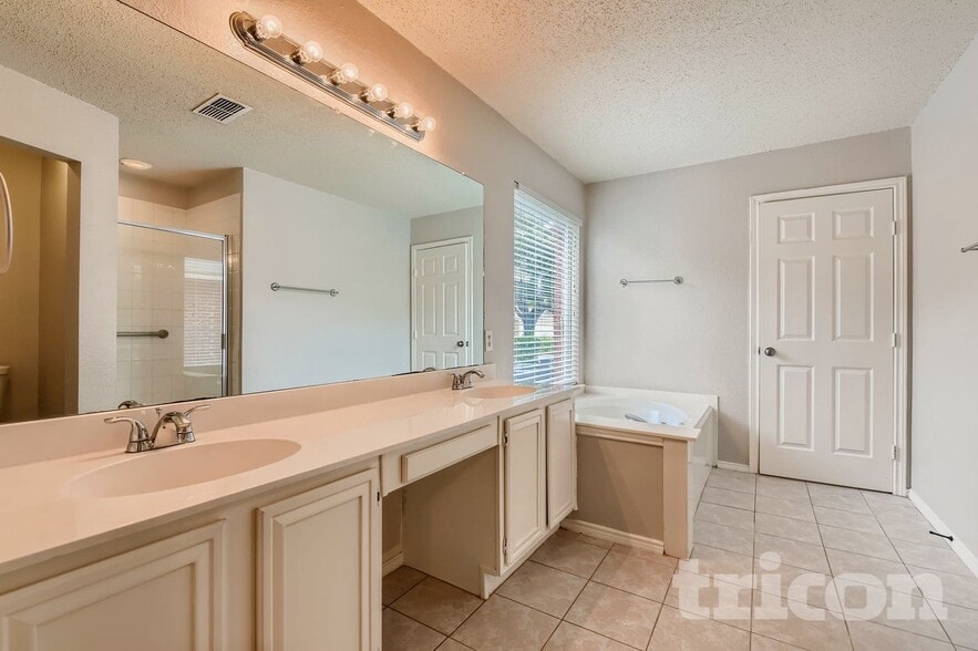 Building Photo - 821 Stafford Station Dr