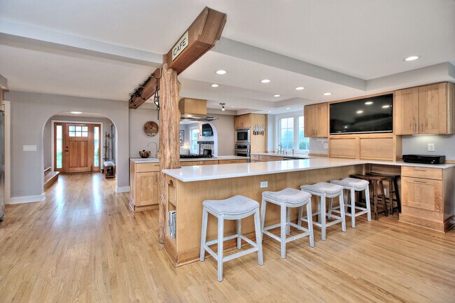 Building Photo - 8 Bauer Pl