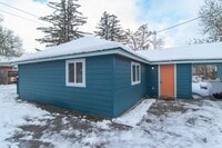 Building Photo - **Coming Soon** Fully Renovated small cozy 2 Bed 1 Bath Guest Cottage with complete updates LOOK