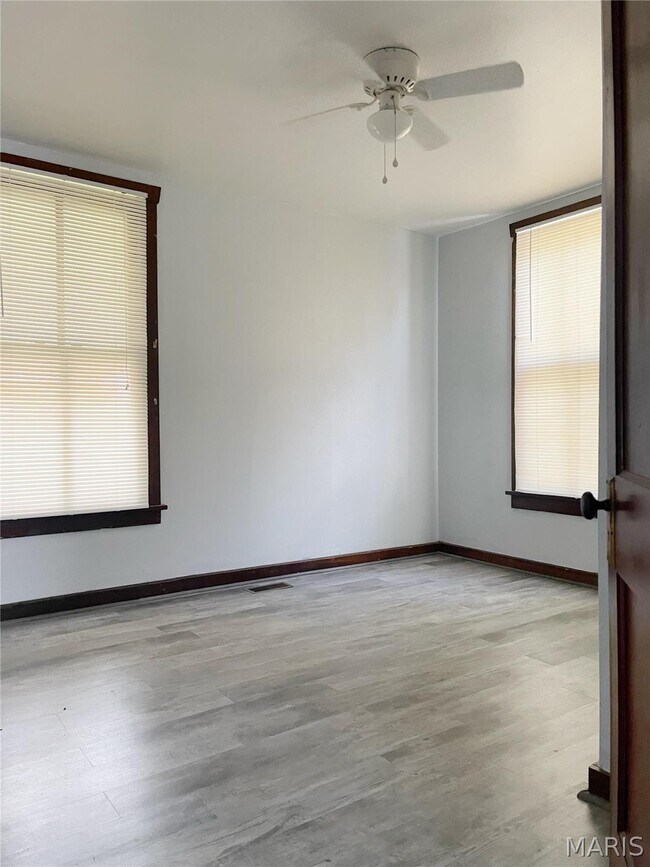 Building Photo - 1717 Lasalle St