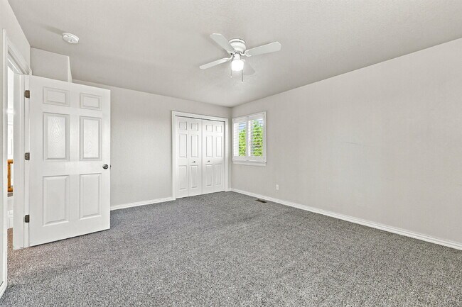 Building Photo - $3,040.95, 6 bed, 4 bath located in Colorado Springs