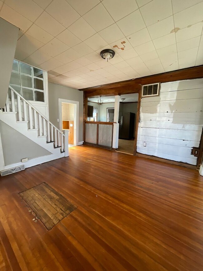 Building Photo - 209 Congress St