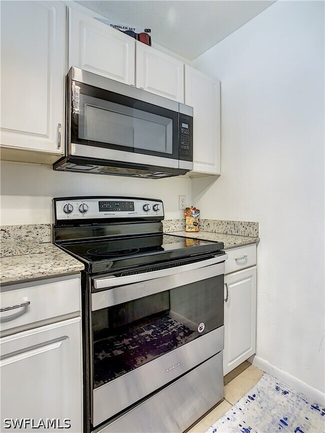 Building Photo - 4625 Bayshore Dr