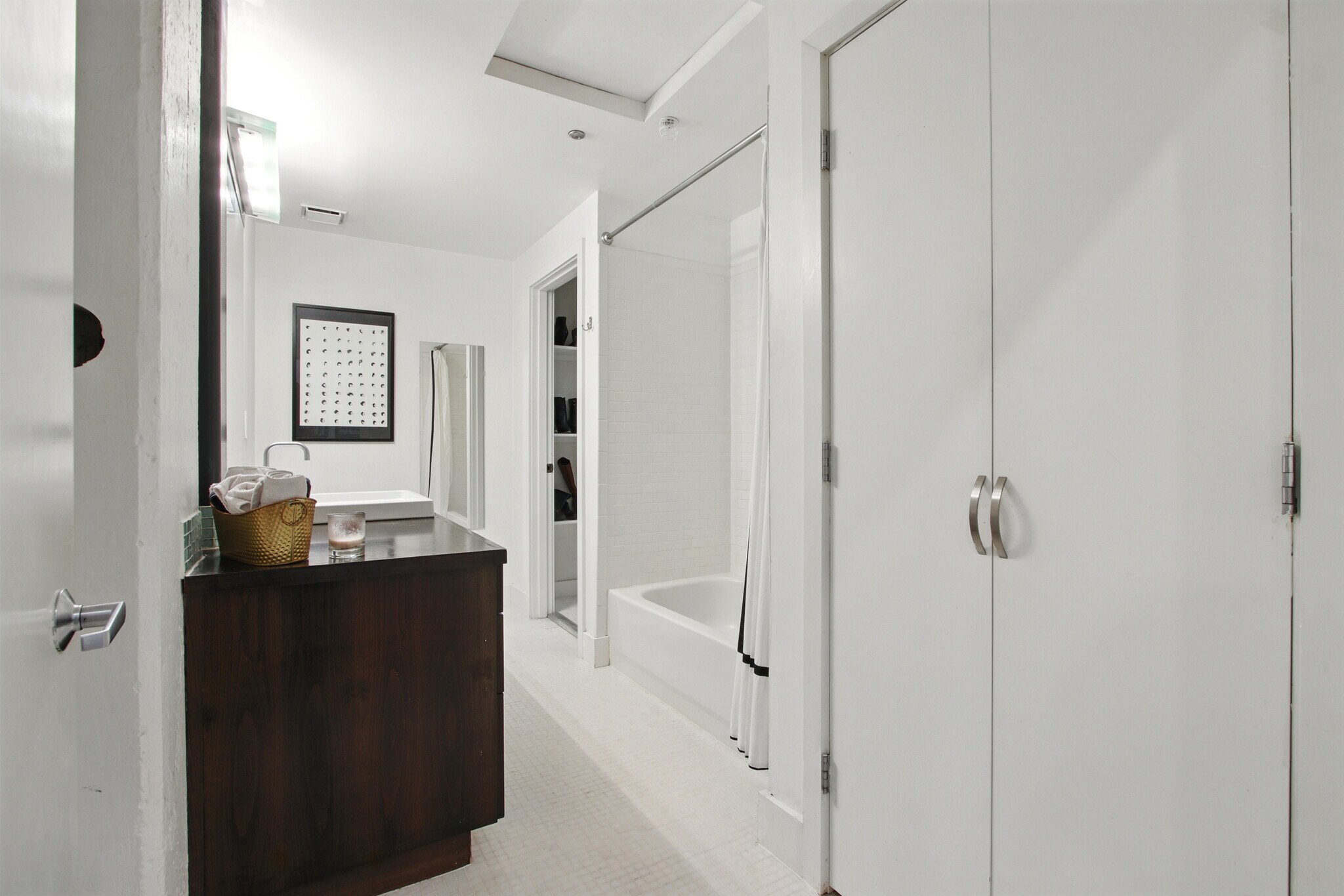 Building Photo - 300 NW 8th Ave