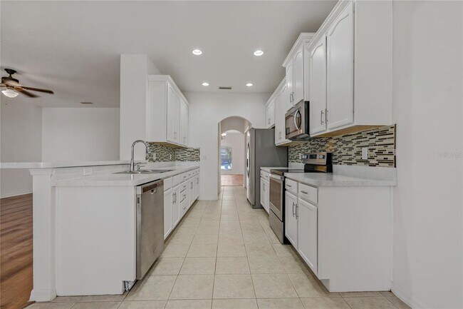 Building Photo - 12814 Cattail Shore Ln