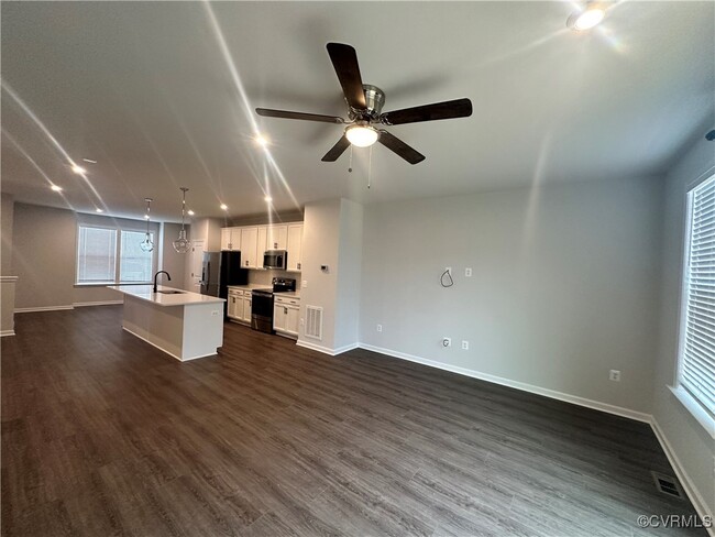 Building Photo - 580 Rivanna Hl Rd