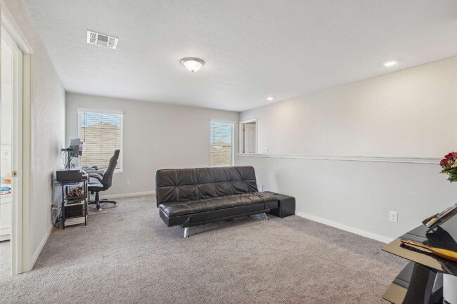 Building Photo - 251 Antler Bnd
