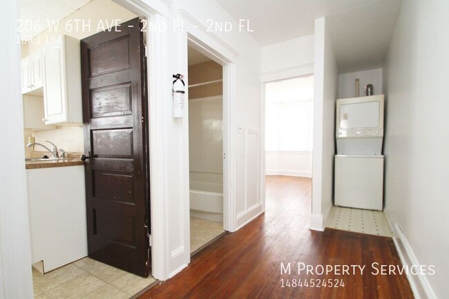 Building Photo - Charming One-Bedroom Apartment in a Prime ...