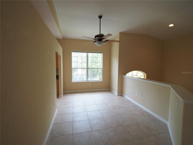 Building Photo - 408 Triano Cir