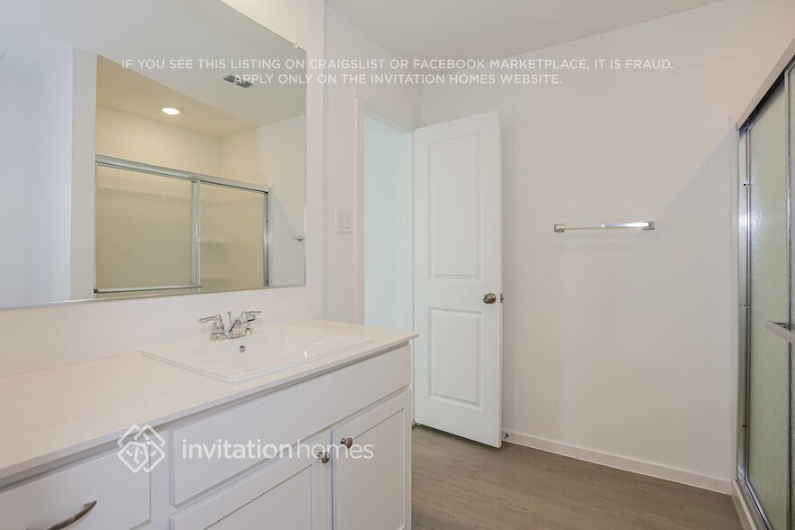 Building Photo - 947 Carrick Dr