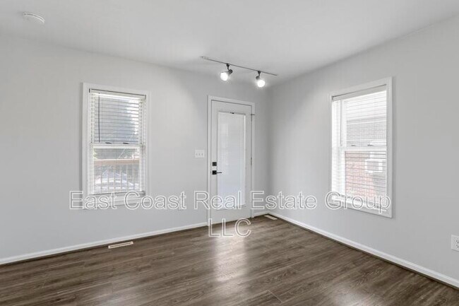 Building Photo - 131 Fairground Ave