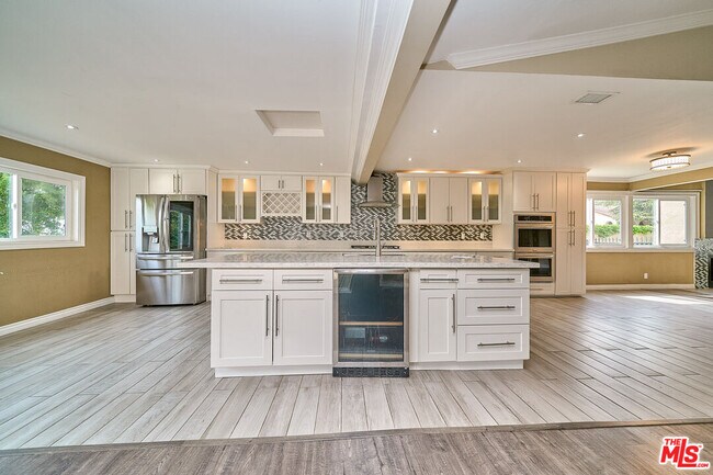 Building Photo - 2660 Conata St