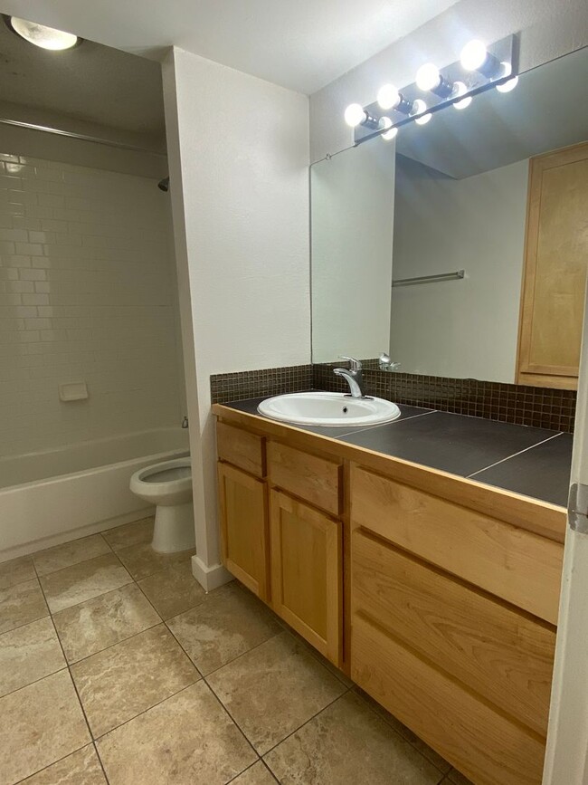 Interior Photo - Kensington Court