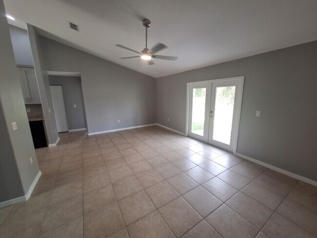 Building Photo - 3/2 Annual Rental Near Atwater Elementary School