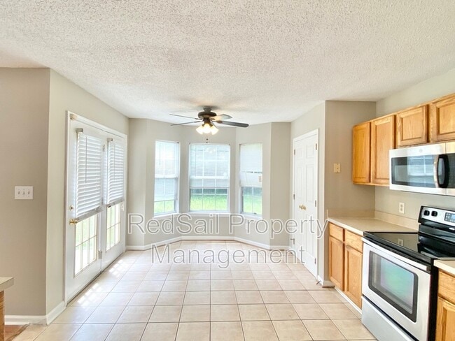 Building Photo - 815 Chapin Wood Dr