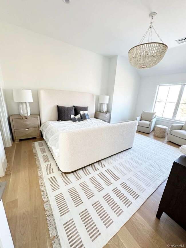 Building Photo - 14 Happy Ln