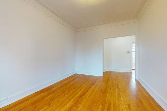 Floorplan - 5300-5308 S. Greenwood Avenue