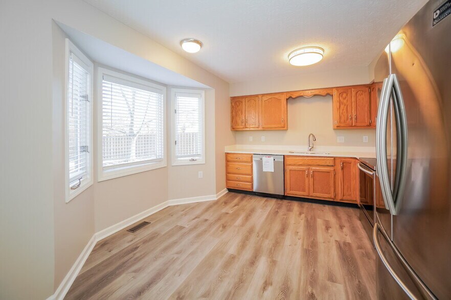 Building Photo - 7202 Nostalgia Ln