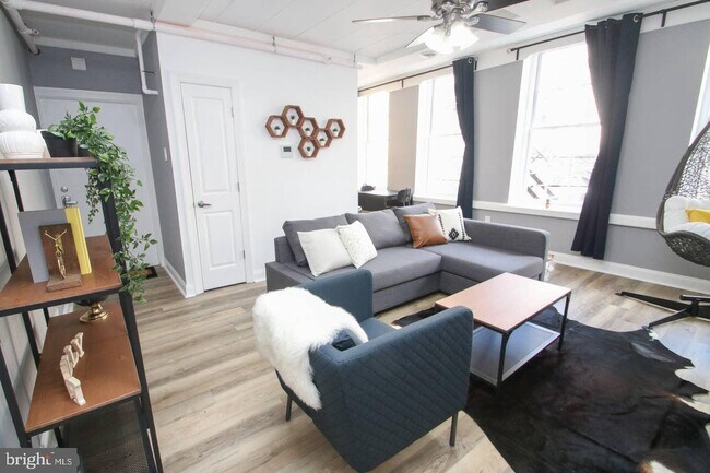 Building Photo - 44-46 S 3rd St