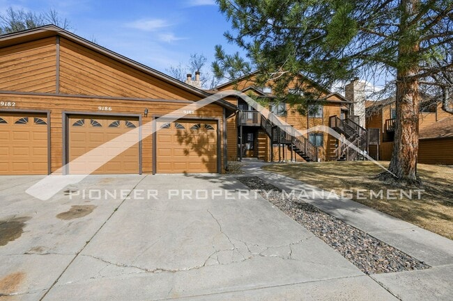 Building Photo - Gorgeous Condo with Washer/Dryer and Central AC