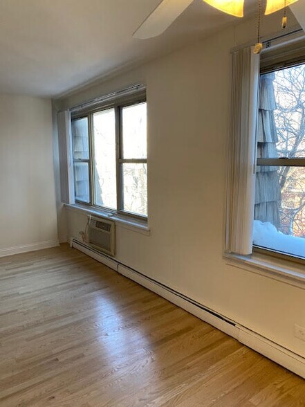 Building Photo - 3710 N Pine Grove Ave