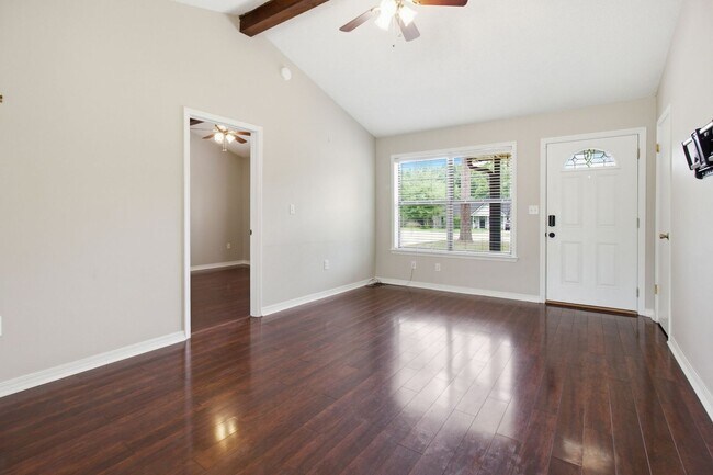 Building Photo - 359 John King Rd