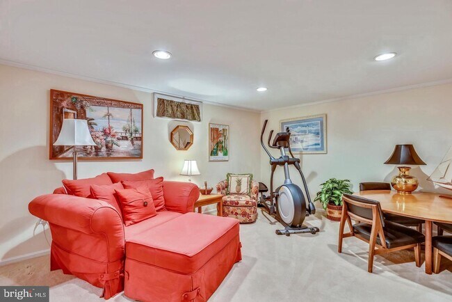 Building Photo - Experience elevated living in this beautifully renovated townhome nestled within the highly sough...
