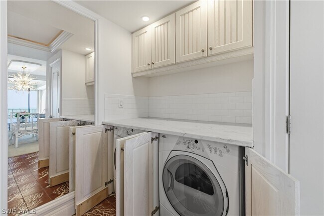 Building Photo - 3115 Gulf Shore Blvd N