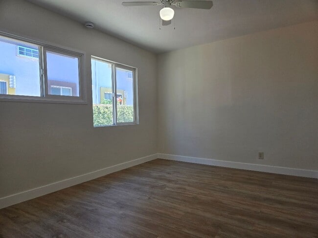 Building Photo - 1-Bedroom 1 bath unit in Van Nuys Zero deposit required at move in for qualified applicants throu...