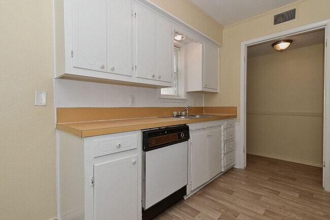 Building Photo - STANFORD.3406 A-B