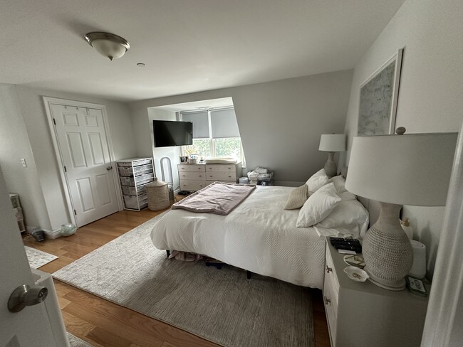 Building Photo - 11 Mill Rd