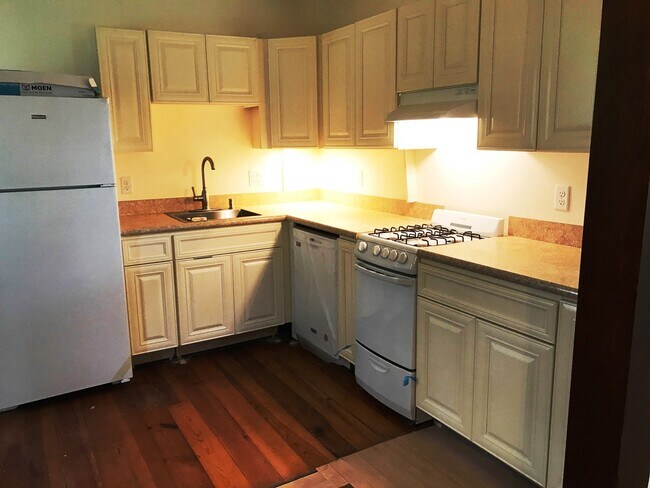 Building Photo - 25 Beech St