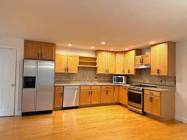 Building Photo - 27 Meyer Hill Dr