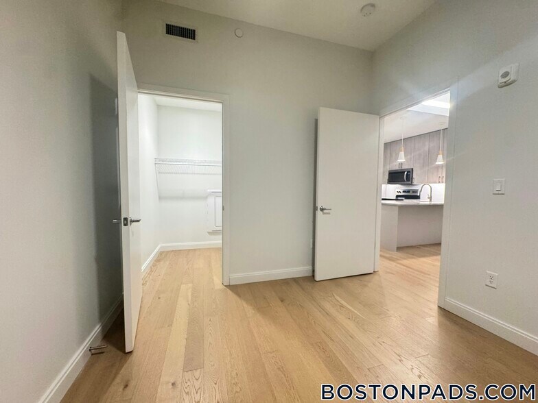 Building Photo - 55 Brighton Ave