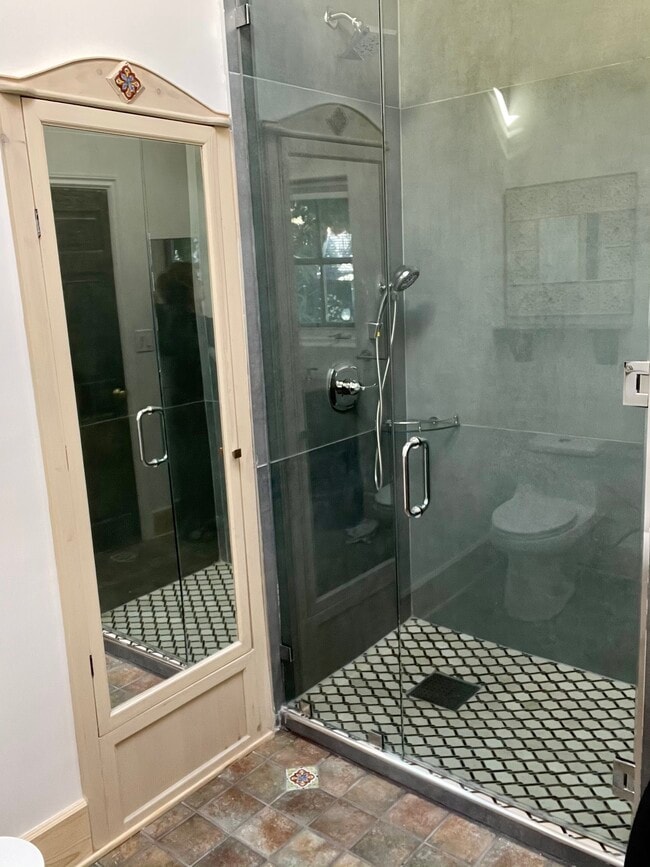 Tall porcelain & glass shower - 1134 Stanford St