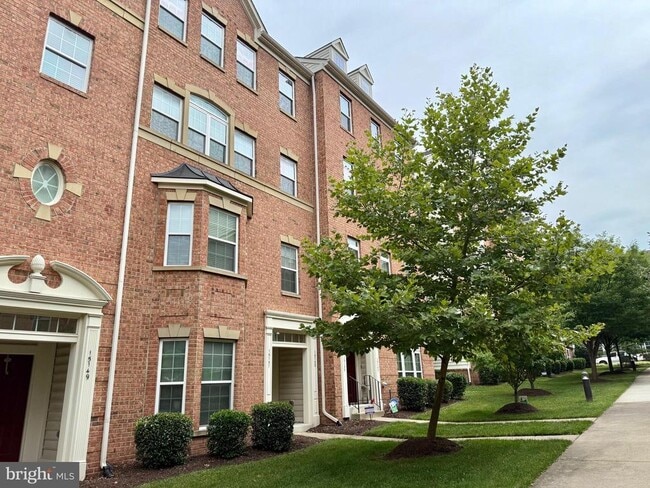 Building Photo - 15153 Leicestershire St