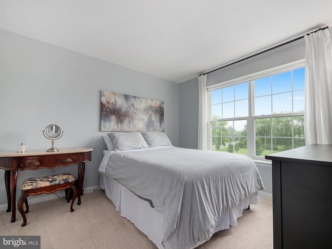 Building Photo - 131 Edgewater Ct