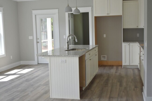 Building Photo - Brand New 3 Bedroom 2 Bath Custom Craftsman Available Mid September