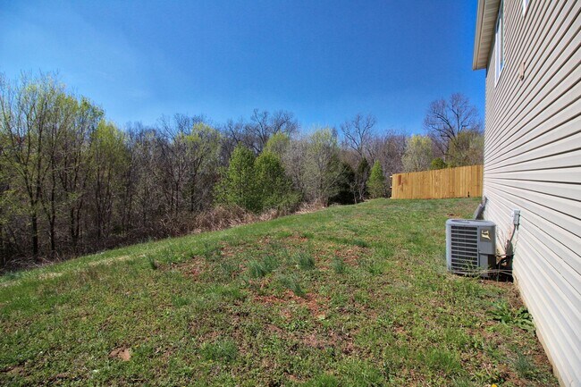 Building Photo - Available 6/16