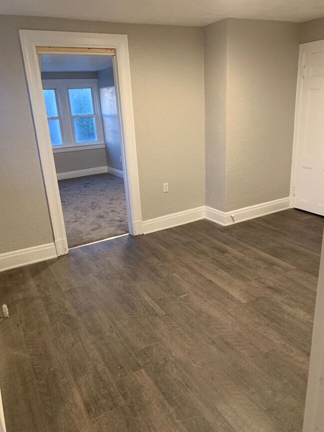 Building Photo - 410 Marlow St