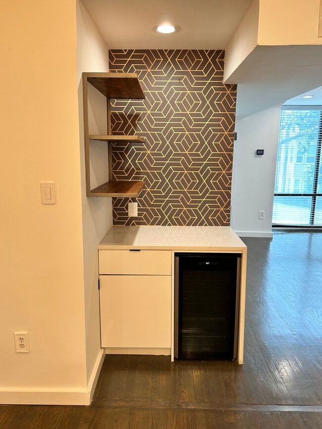 Building Photo - 375 Ralph McGill Blvd NE