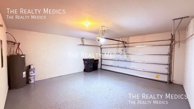 Building Photo - 702 Alta Vista Ct