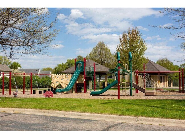 Building Photo - 2556 Lockwood Dr
