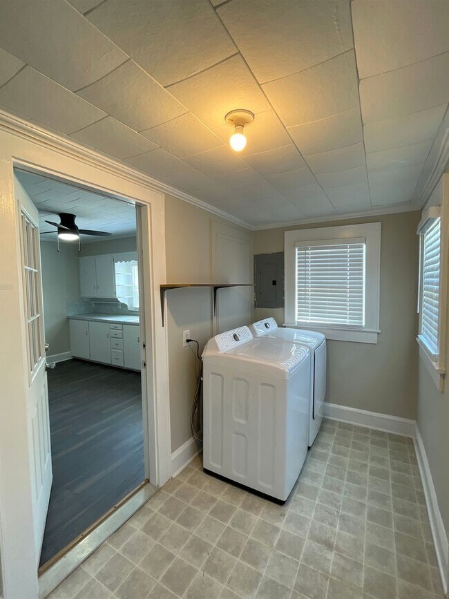 Building Photo - COMING SOON: T.R. Lawing Realty Property