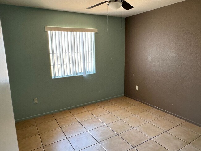 Building Photo - Enjoy this Fully Fenced San Luis Home